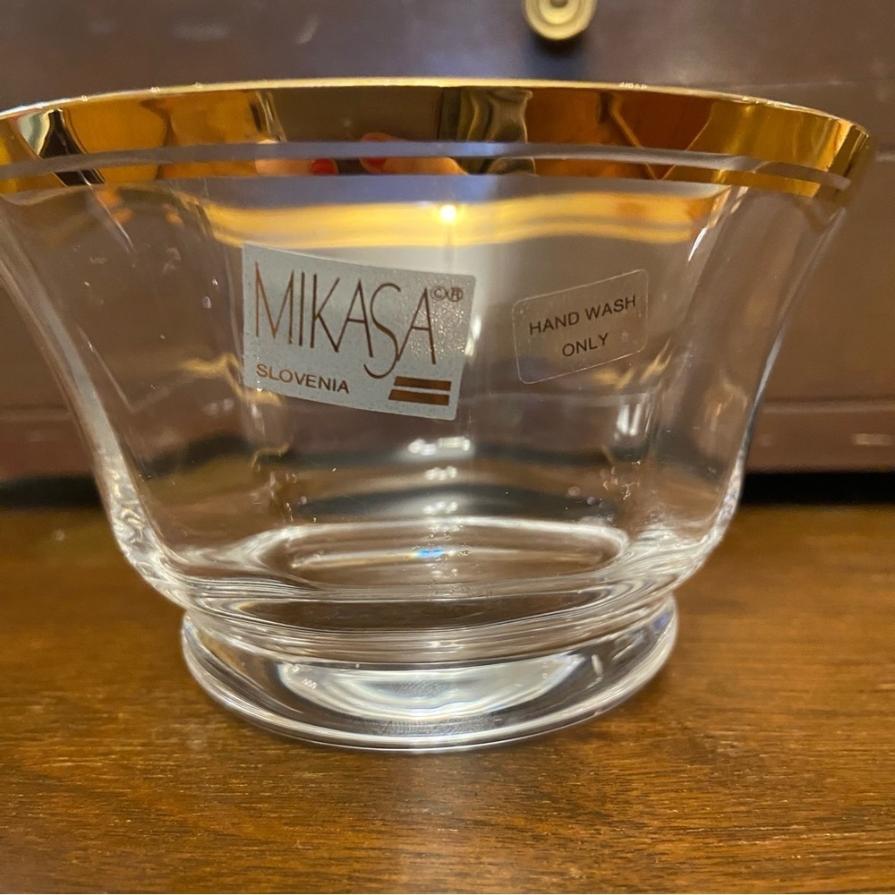 BNWOT Vintage Mikasa Jonestown gold rimmed crystal glass bowl